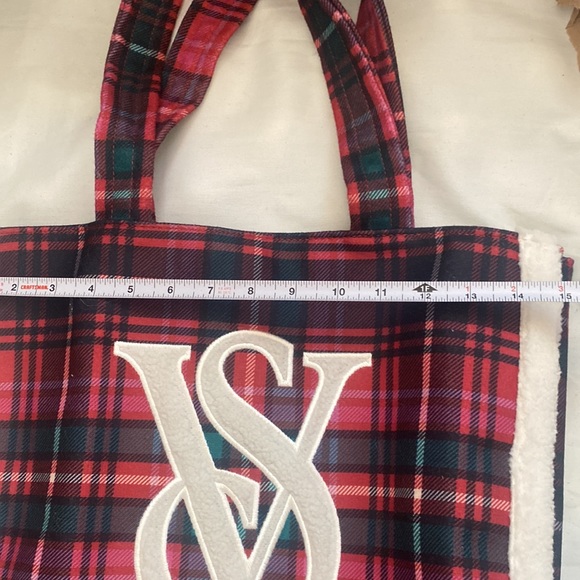 NWT Victoria Secrets plaid tote - Picture 7 of 9